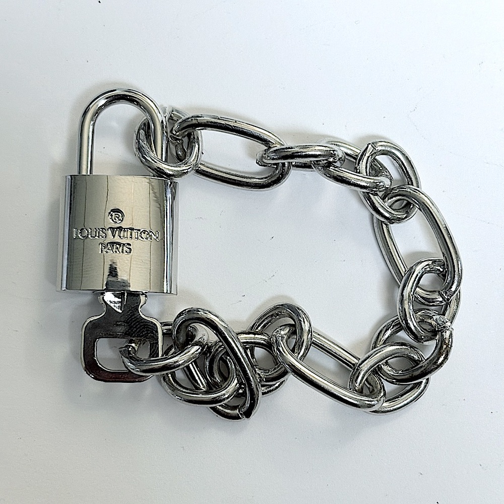 Silver Authentic Louis Vuitton Padlock and Key, Bracelet comes complementary - Picture 6 of 9